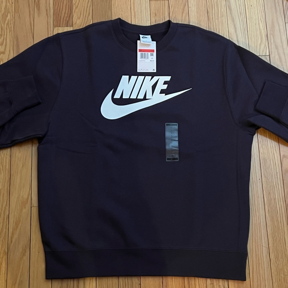 NIKE MENS PULLOVER NAVY BLUE LARGE new with tags ..